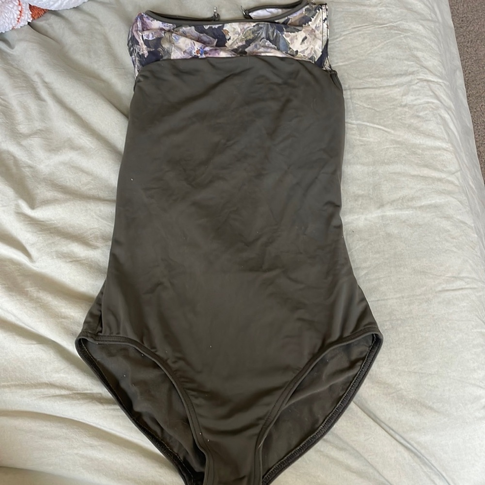 Xs small adult leotard 💚